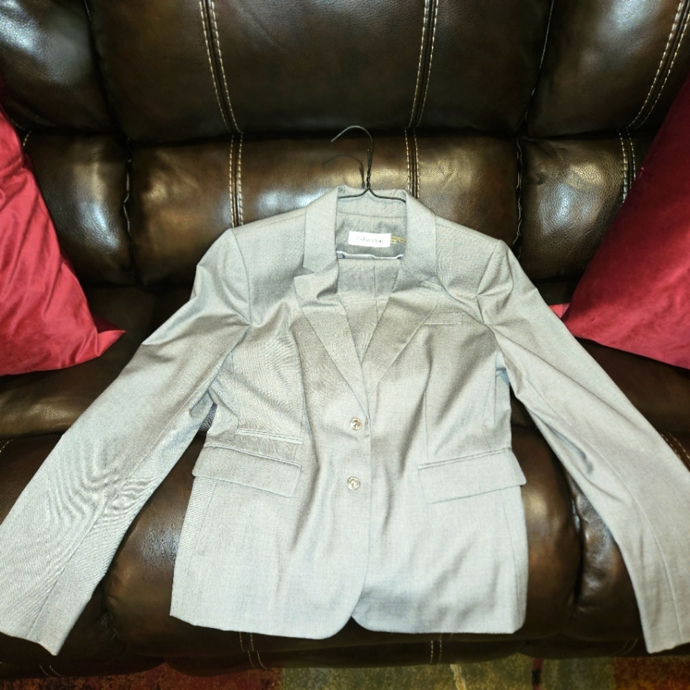 Women's Calvin Klein NWOT Size 10 Key Hole  Lined Blazer and Matching Skirt